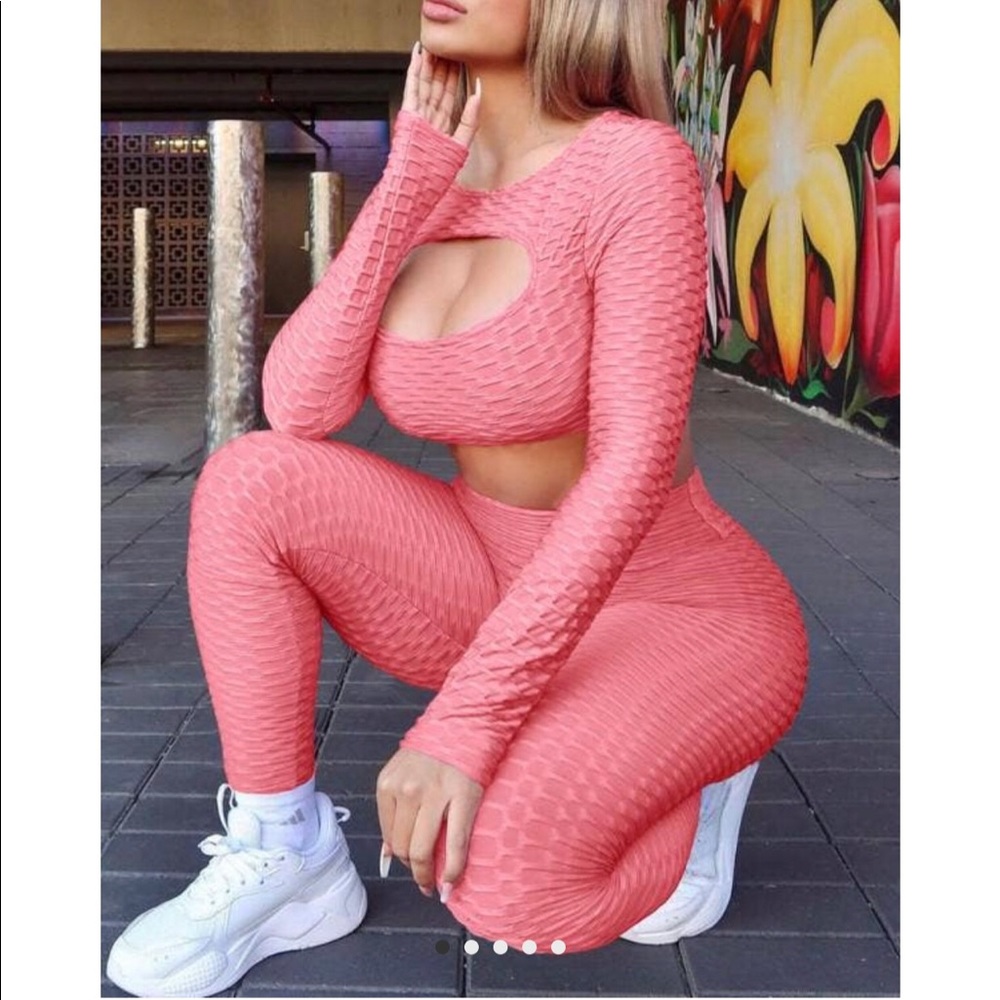 Two piece sets - Picture 2 of 3